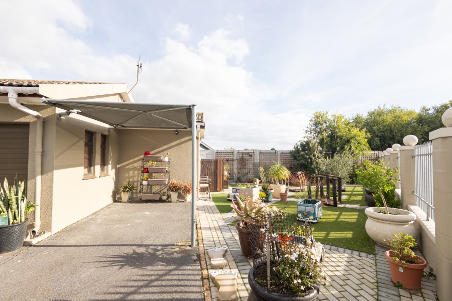 5 Bedroom Property for Sale in Ferndale Western Cape